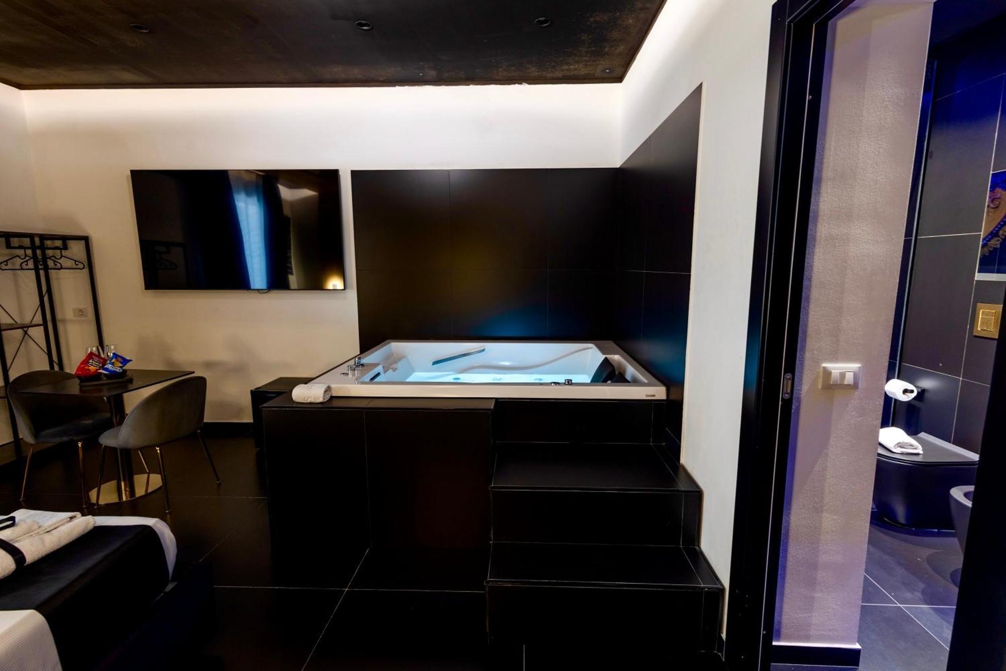 Maximum Hub Suite&Spa Palermo Exterior foto