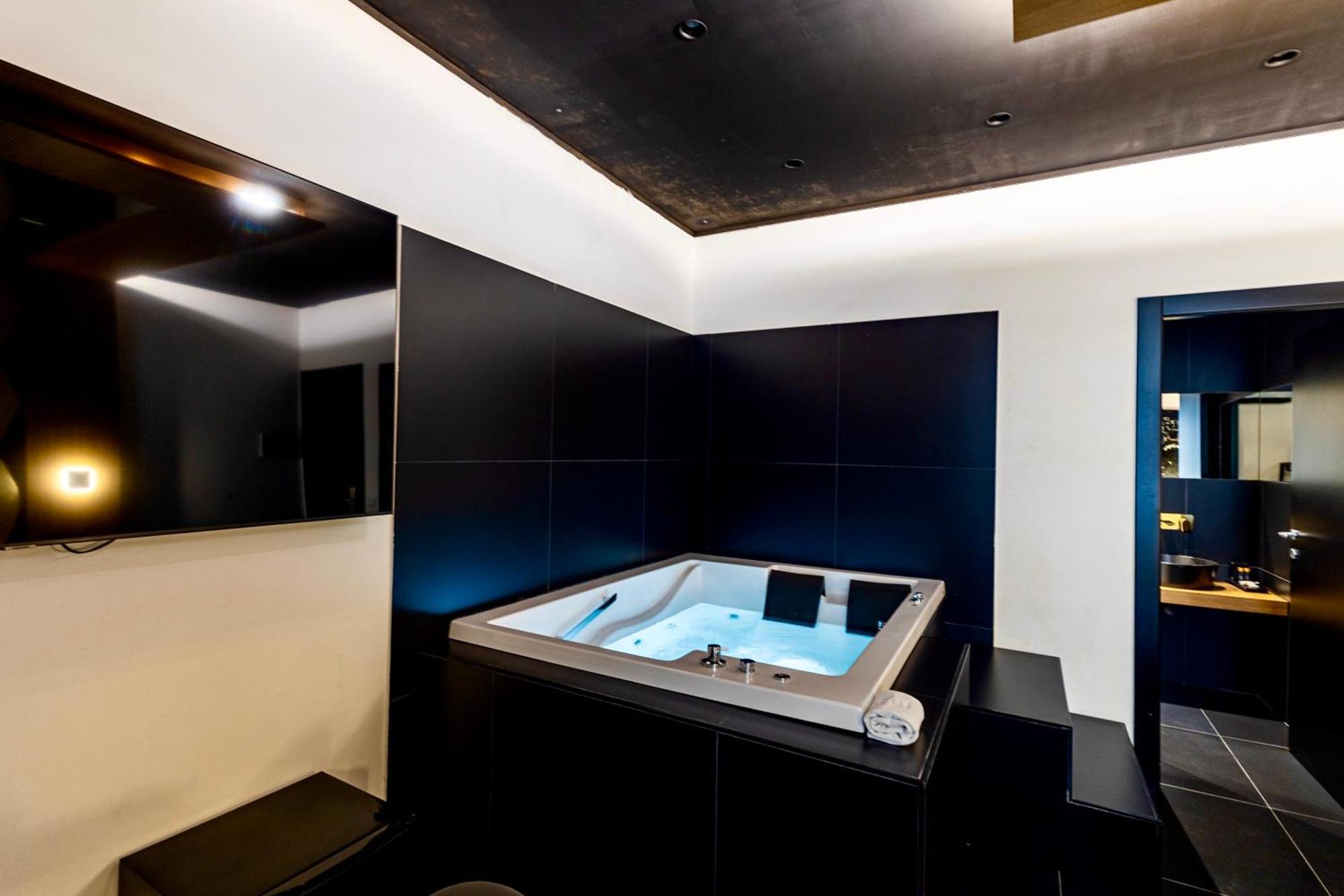 Maximum Hub Suite&Spa Palermo Exterior foto