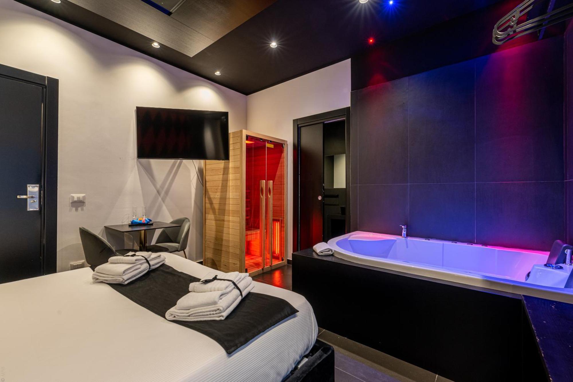 Maximum Hub Suite&Spa Palermo Exterior foto